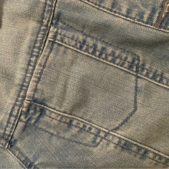 NWT Style & Co Cropped Denim Jacket with Raw Hemming on Bottom - Picture 4 of 8